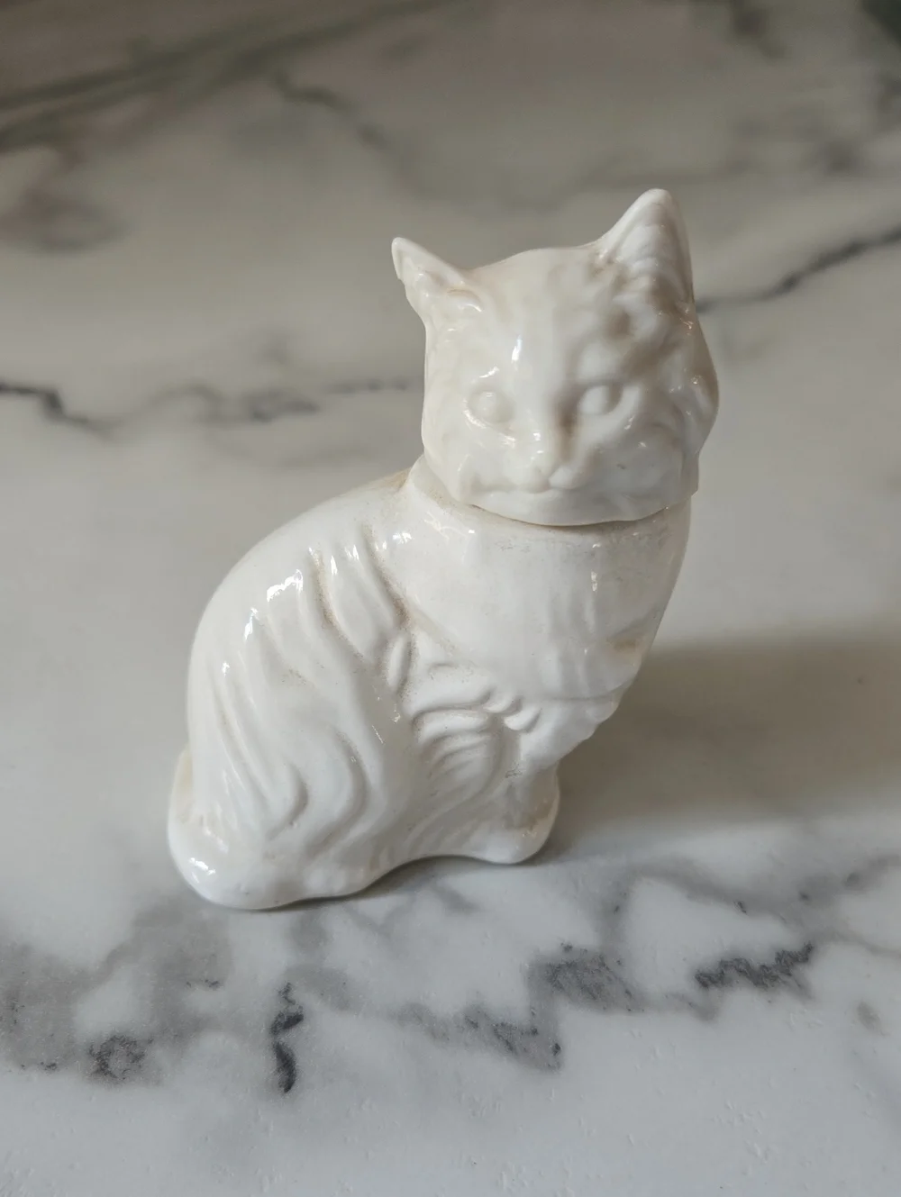 vintage 1970s Avon white milk glass Empty perfume bottle Cat